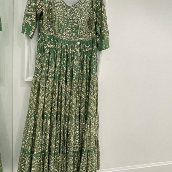 Seema gujral gown set - Picture 4 of 6